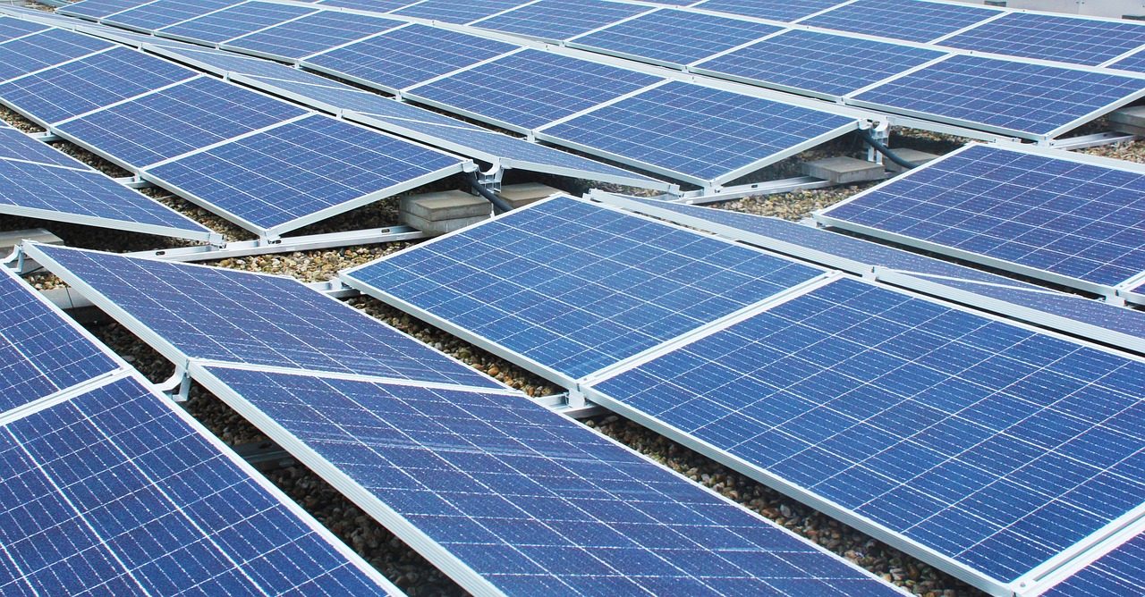 Photovoltaikanlagen werden 2023 interessanter – wenn sie richtig abgesichert sind